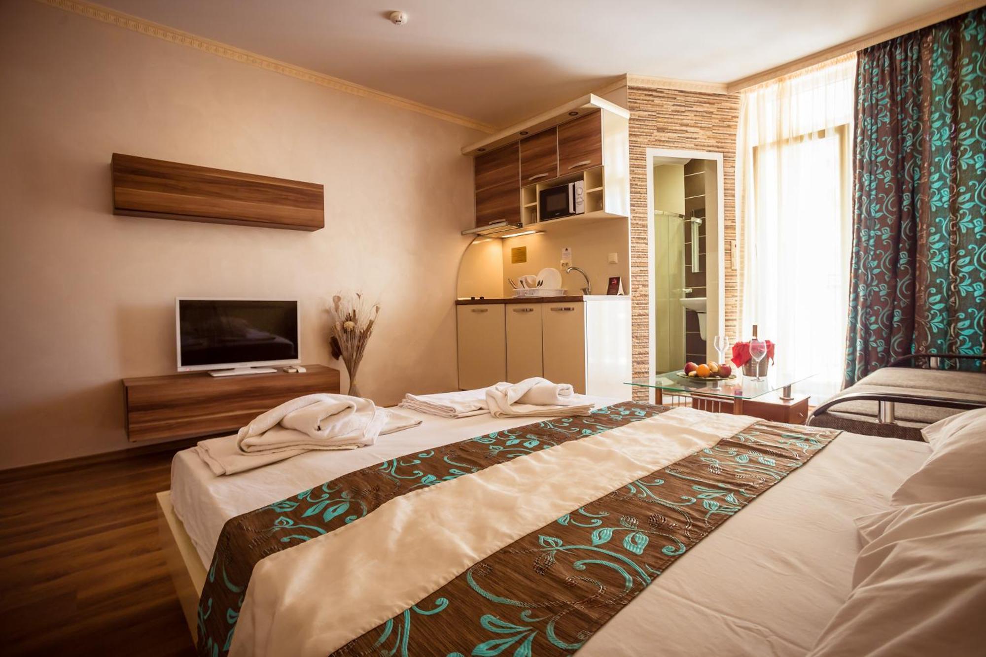 Biato Apartments Pantai Sunny Bagian luar foto