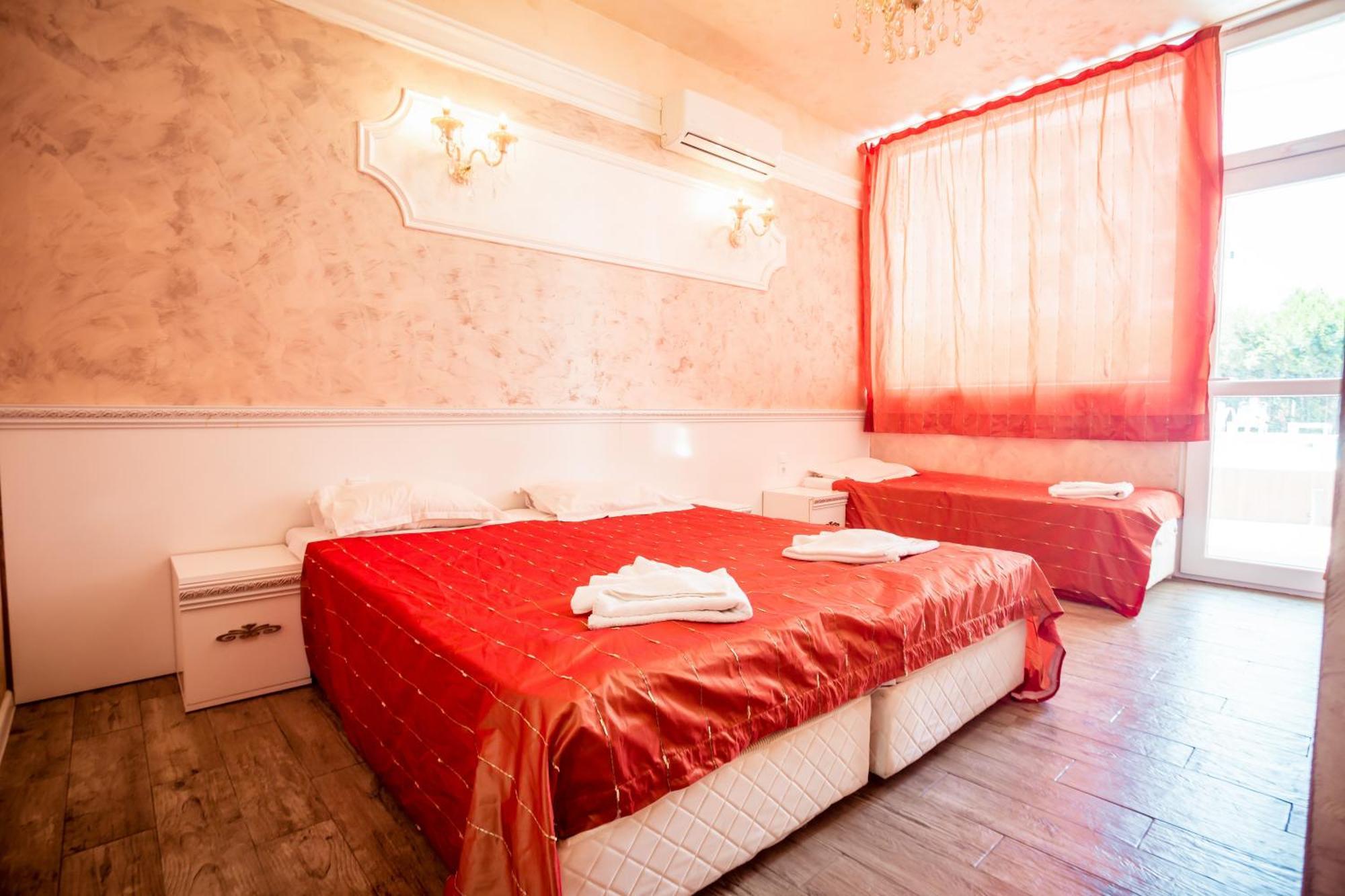 Biato Apartments Pantai Sunny Bagian luar foto