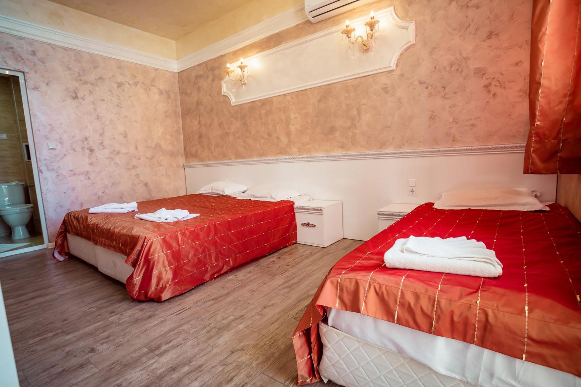 Biato Apartments Pantai Sunny Bagian luar foto