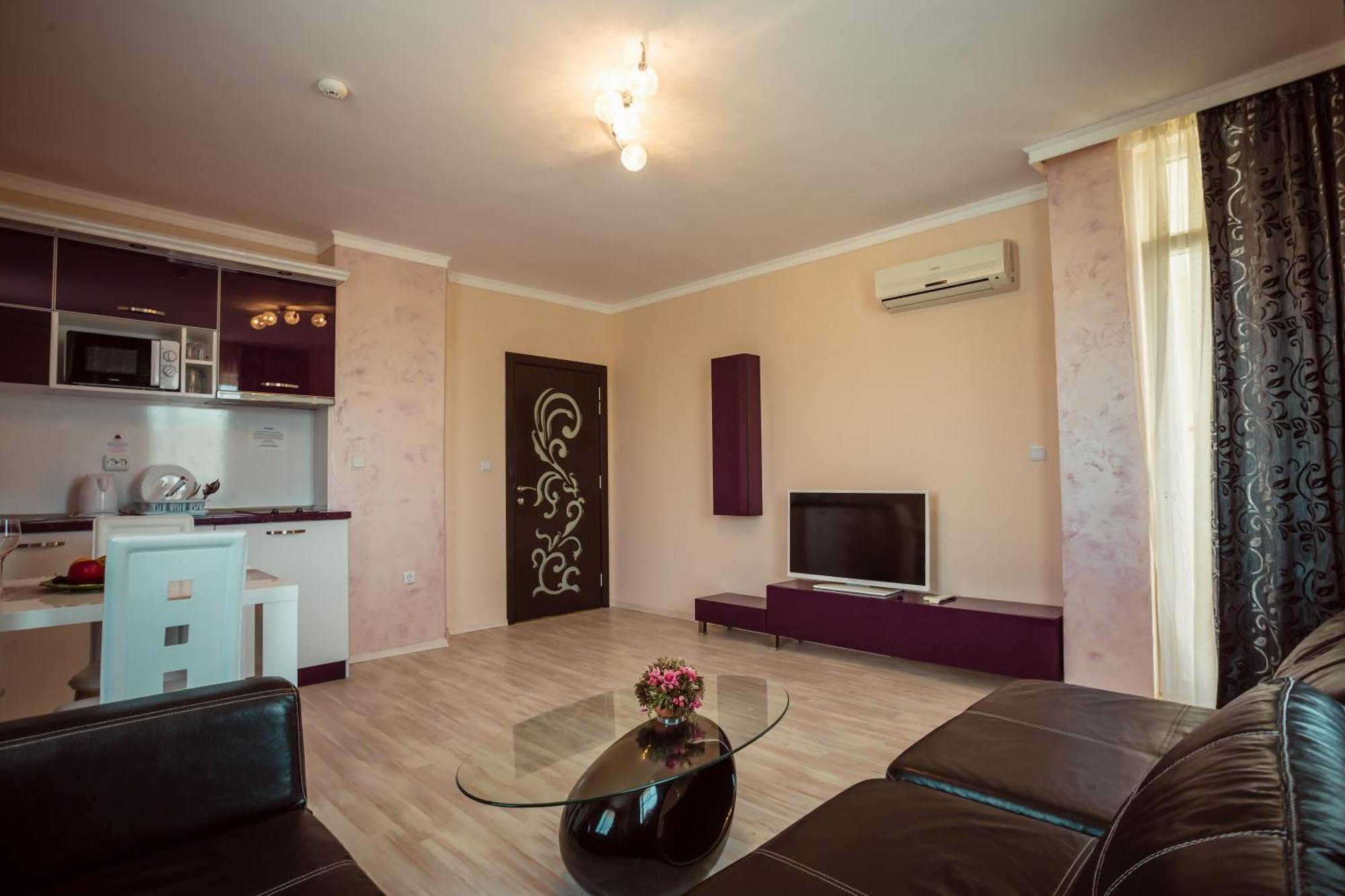 Biato Apartments Pantai Sunny Bagian luar foto
