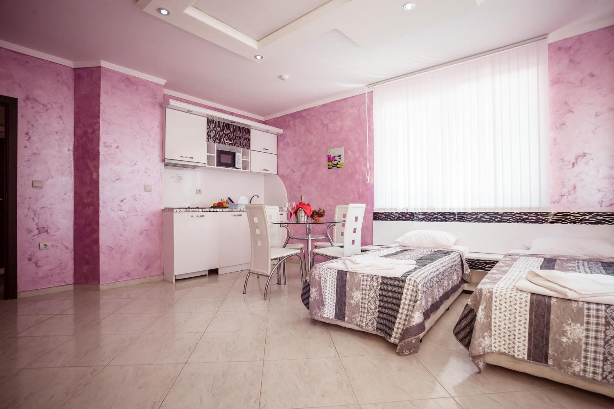 Biato Apartments Pantai Sunny Bagian luar foto