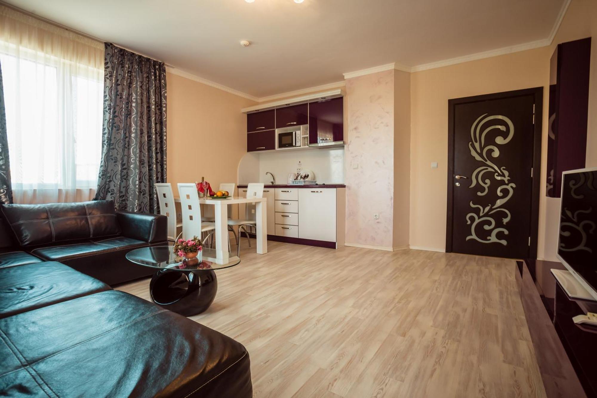Biato Apartments Pantai Sunny Bagian luar foto